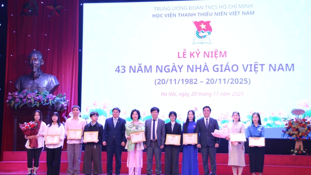 Học viện Thanh thiếu niên Việt Nam kỷ niệm Ngày Nhà giáo Việt Nam 20/11- Ảnh 4. Học viện Thanh thiếu niên Việt Nam kỷ niệm Ngày Nhà giáo Việt Nam 20/11- Ảnh 4.