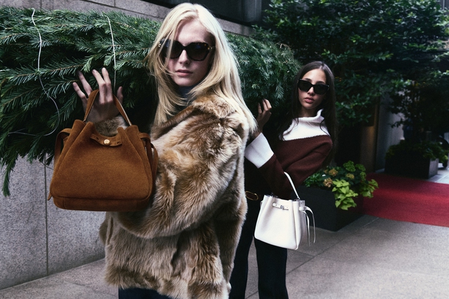 Tory Burch Holiday ’25: Ánh sáng lễ hội giữa nhịp sống Manhattan- Ảnh 3. Tory Burch Holiday ’25: Ánh sáng lễ hội giữa nhịp sống Manhattan- Ảnh 3.