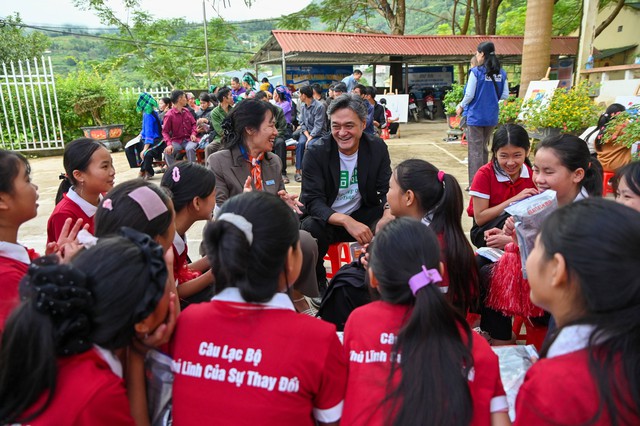 UNIQLO Việt Nam trao tặng 10.000 trang phục giữ nhiệt HEATTECH cho người dân có hoàn cảnh khó khăn tại các tỉnh miền núi- Ảnh 11.