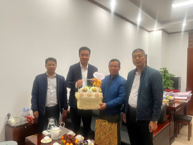 Tạp chí Thanh niên chúc mừng các đơn vị nhân dịp 43 năm ngày Nhà giáo Việt Nam (20/11/1982 – 20/11/2025)- Ảnh 2.