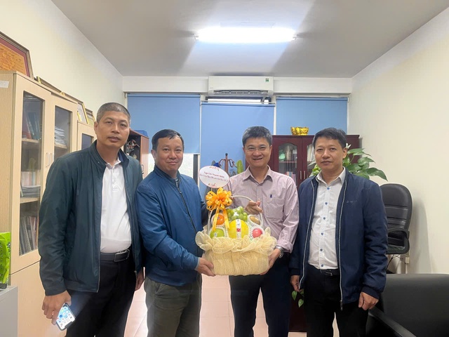 Tạp chí Thanh niên chúc mừng các đơn vị nhân dịp 43 năm ngày Nhà giáo Việt Nam (20/11/1982 – 20/11/2025)- Ảnh 1.