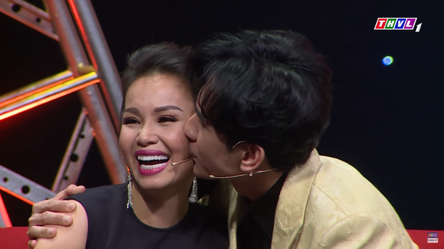 Đan Trường ôm hôn Cẩm Ly, nữ ca sĩ nói về mối quan hệ 30 năm- Ảnh 4.