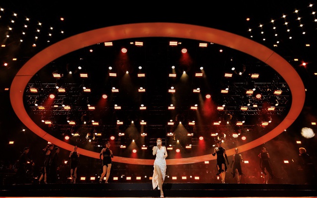 Quốc Thiên bật khóc trong live concert 10.000 khán giả- Ảnh 7.