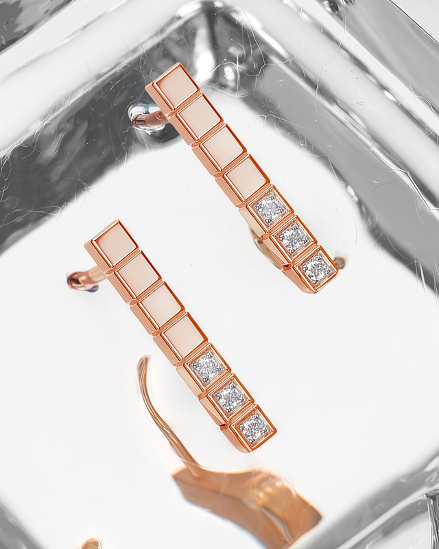 Giải mã Ice Cube - ngôn ngữ xa xỉ thế hệ mới: Tính hình học, sự phi giới tính và cú dịch chuyển từ fashion jewelry sang fine jewelry- Ảnh 1.