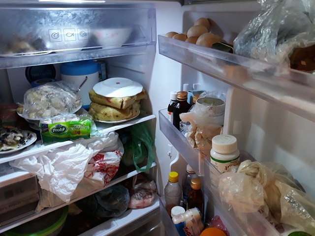 Chị dâu bảo tôi đừng mở tủ lạnh buổi tối, 1 đêm tò mò tôi làm thử và bật khóc- Ảnh 1. Chị dâu bảo tôi đừng mở tủ lạnh buổi tối, 1 đêm tò mò tôi làm thử và bật khóc- Ảnh 1.