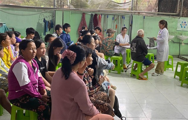 Ngành Y tế TP.HCM: Nghĩa tình và trách nhiệm hướng về đồng bào vùng lũ Nam Trung Bộ- Ảnh 1.