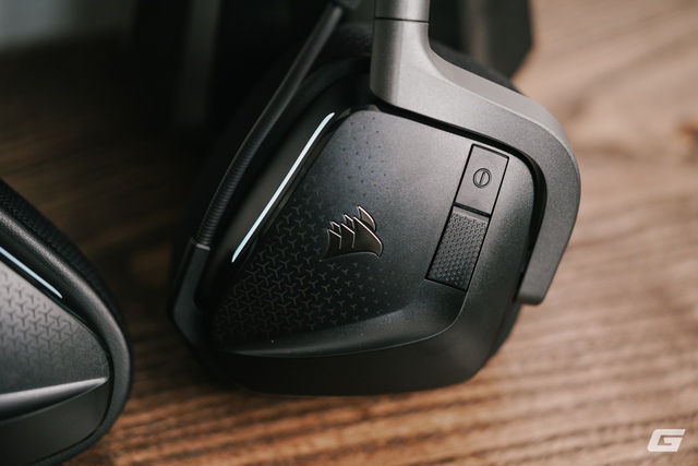 Đánh giá tai nghe gaming Corsair VOID v2 Max Wireless: Đeo thoải mái, kết nối đa năng, chất âm V-shape khỏe khoắn- Ảnh 7.