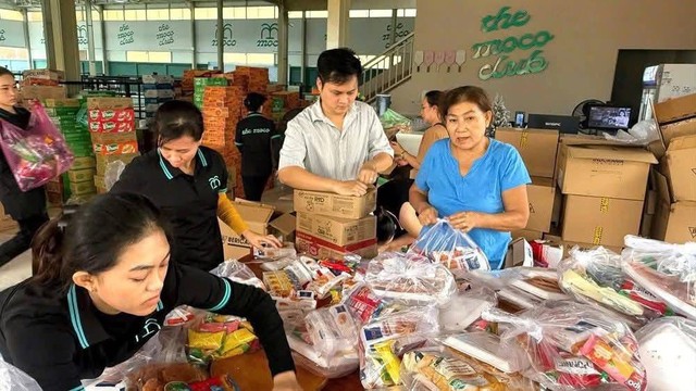 TPHCM v&agrave; Kh&aacute;nh H&ograve;a: Nghĩa T&igrave;nh Đồng B&agrave;o Trong Cơn Hoạn Nạn &ndash; Dốc To&agrave;n Lực T&aacute;i Thiết Sau Lũ- Ảnh 3.