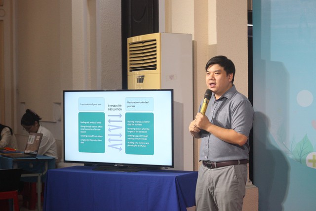 ThS. Nguyễn Hồng Ân trình bày chuyên đề báo cáo.