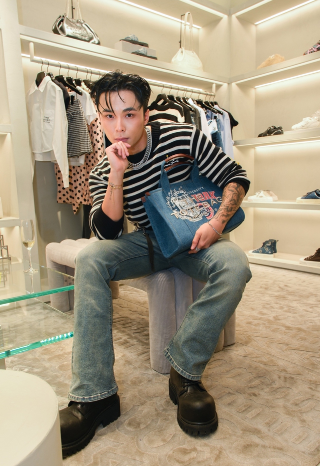 Dakota - Cristina - The Tote Bag: Bộ ba thiết kế dẫn dắt cuộc chơi chất liệu của nhà mốt Mỹ mùa cuối năm 2025- Ảnh 1.