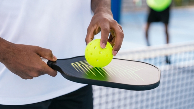 4 tư thế đánh pickleball dễ gây chấn thương, thậm chí rách cơ nếu không khởi động đúng đủ- Ảnh 3. 4 tư thế đánh pickleball dễ gây chấn thương, thậm chí rách cơ nếu không khởi động đúng đủ- Ảnh 3.