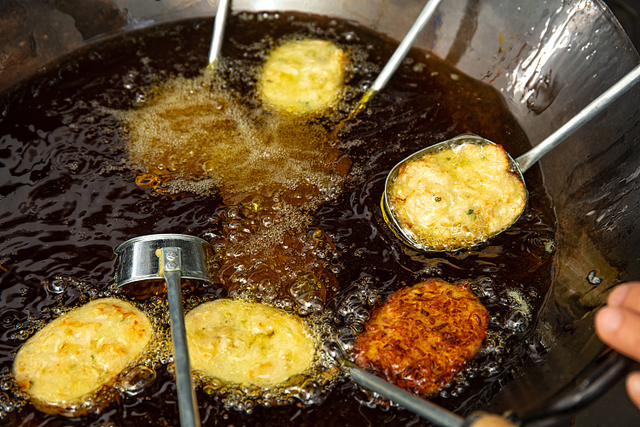 4 loại dầu ăn nhiều "phá gan", thơm ngon mấy cũng hạn chế- Ảnh 1.