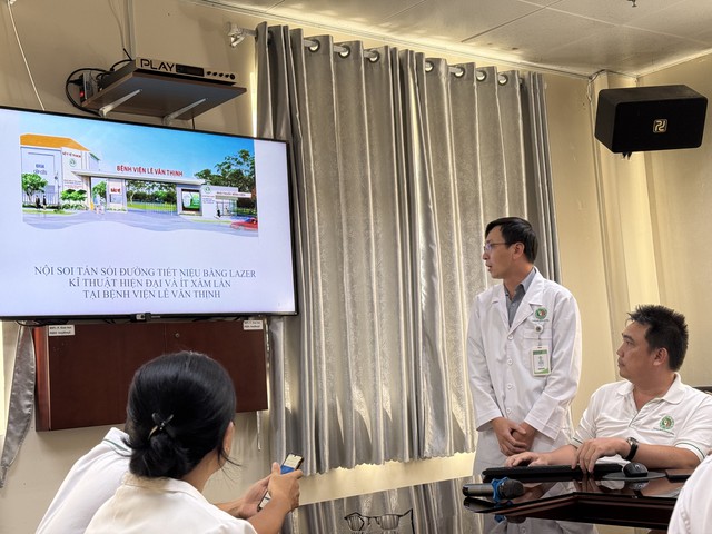 Bệnh viện Lê Văn Thịnh khai trương Hệ thống tán sỏi Laser qua nội soi: Bước tiến đột phá trong điều trị ngoại tiết niệu kỹ thuật cao- Ảnh 5.
