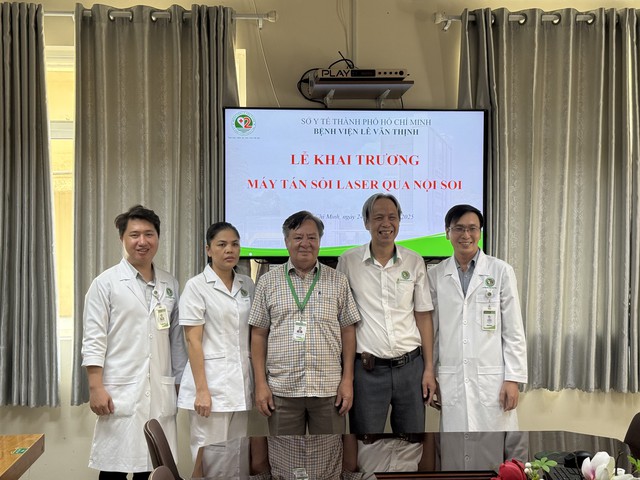 Bệnh viện Lê Văn Thịnh khai trương Hệ thống tán sỏi Laser qua nội soi: Bước tiến đột phá trong điều trị ngoại tiết niệu kỹ thuật cao- Ảnh 4.