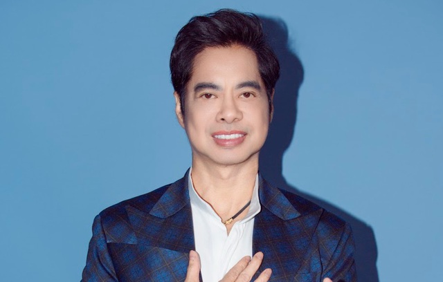 Ngọc Sơn: "Nghệ sĩ như tôi hạnh phúc khi được chấm các thầy cô giáo"- Ảnh 2. Ngọc Sơn: "Nghệ sĩ như tôi hạnh phúc khi được chấm các thầy cô giáo"- Ảnh 2.