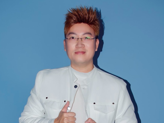 Ngọc Sơn: "Nghệ sĩ như tôi hạnh phúc khi được chấm các thầy cô giáo"- Ảnh 3. Ngọc Sơn: "Nghệ sĩ như tôi hạnh phúc khi được chấm các thầy cô giáo"- Ảnh 3.