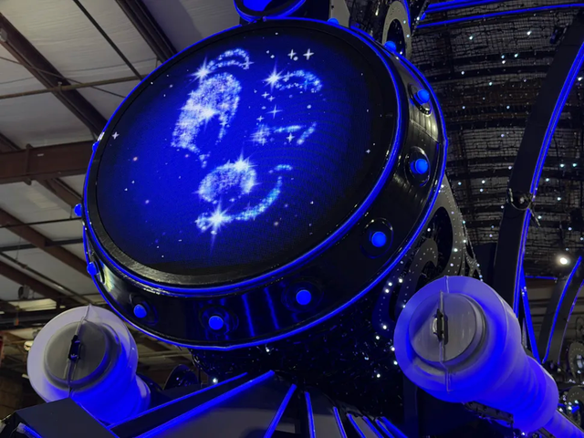 Choáng ngợp trước công nghệ điều khiển hệ thống "ánh sáng ngập trời" trong những buổi diễu hành tại Disney World- Ảnh 4.