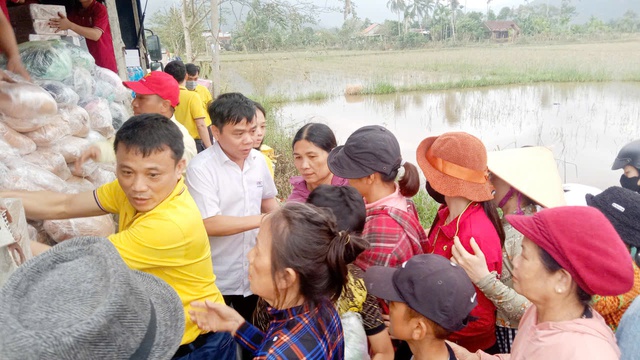 Trường Cao đẳng Kỹ Nghệ II thăm và tặng quà cho bà con xã Hoà Thịnh (tỉnh Đắk Lắk)- Ảnh 5.