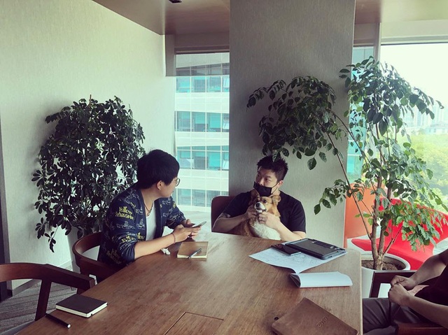 Tôi chỉ nhặt giúp một tờ giấy rơi trước cửa phòng sếp, ai ngờ sự nghiệp đổi hướng từ đó- Ảnh 1. Tôi chỉ nhặt giúp một tờ giấy rơi trước cửa phòng sếp, ai ngờ sự nghiệp đổi hướng từ đó- Ảnh 1.