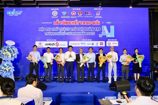 TP. Hồ Chí Minh Vinh danh Trí tuệ trẻ tại AI Challenge 2025: Bệ phóng vững chắc cho Đô thị thông minh- Ảnh 1.