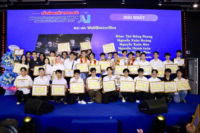 TP. Hồ Chí Minh Vinh danh Trí tuệ trẻ tại AI Challenge 2025: Bệ phóng vững chắc cho Đô thị thông minh- Ảnh 2.