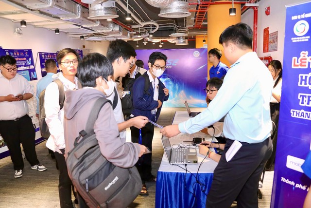 TP. Hồ Chí Minh Vinh danh Trí tuệ trẻ tại AI Challenge 2025: Bệ phóng vững chắc cho Đô thị thông minh- Ảnh 3.