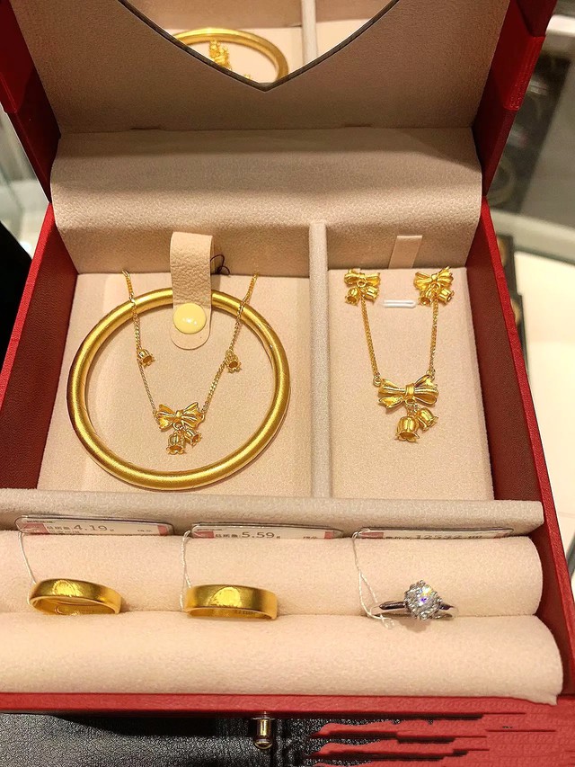 Gửi mẹ 1,2 tỷ đồng trong 5 năm, cô gái chết sững, khóc trắng đêm vì 1 thứ- Ảnh 1.