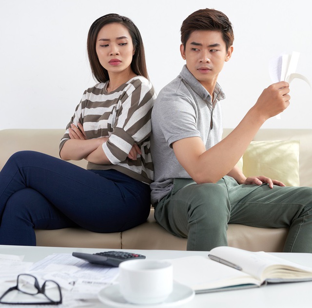 Một câu nói từ bố mẹ vợ cũng khiến người vợ hiền lành của tôi đổi sắc mặt, khoảnh khắc ấy, tôi thấy mình bàng hoàng đến mức chẳng thể thở nổi- Ảnh 1.