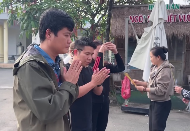 Tr&ugrave;m Điền Qu&acirc;n cầm 1,2 tỷ đồng v&agrave; 50 tấn h&agrave;ng ra miền Trung l&agrave;m 1 việc- Ảnh 2.