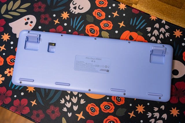 Logitech công bố bàn phím cơ Alto Keys K98M cho những bạn thích "vọc vạch"- Ảnh 2. Logitech công bố bàn phím cơ Alto Keys K98M cho những bạn thích "vọc vạch"- Ảnh 2.