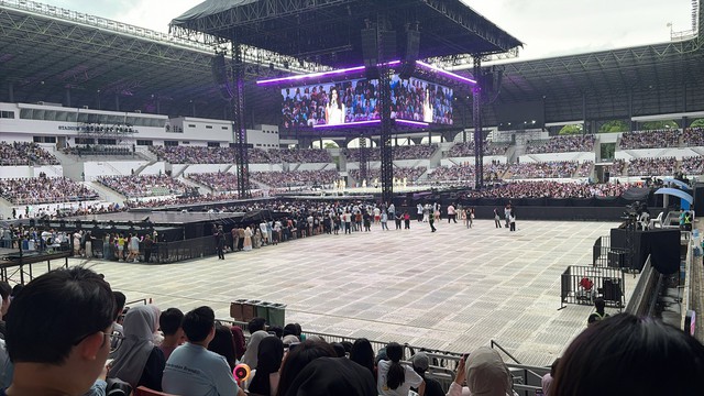 Sự hết thời của nhóm nữ từng lấn lướt BLACKPINK: Concert trống hoác 1/2 sân, album bán không nổi 1.000 bản- Ảnh 5. Sự hết thời của nhóm nữ từng lấn lướt BLACKPINK: Concert trống hoác 1/2 sân, album bán không nổi 1.000 bản- Ảnh 5.