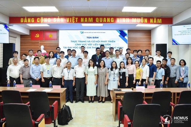 Đại học Quốc gia TP. Hồ Chí Minh đẩy mạnh nghiên cứu và đào tạo lĩnh vực vật liệu bán dẫn- Ảnh 4. Đại học Quốc gia TP. Hồ Chí Minh đẩy mạnh nghiên cứu và đào tạo lĩnh vực vật liệu bán dẫn- Ảnh 4.