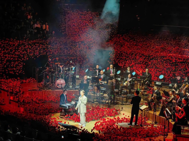 Cái đắt giá khó lý giải của nam ca sĩ chi 22 tỷ đồng từ thiện, sang tận Úc làm show- Ảnh 1. Cái đắt giá khó lý giải của nam ca sĩ chi 22 tỷ đồng từ thiện, sang tận Úc làm show- Ảnh 1.