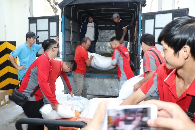 Thành phố Hồ Chí Minh hỗ trợ Huế, Đà Nẵng, Quảng Ngãi trang bị phương tiện cứu nạn cứu hộ bão, lũ- Ảnh 1. Thành phố Hồ Chí Minh hỗ trợ Huế, Đà Nẵng, Quảng Ngãi trang bị phương tiện cứu nạn cứu hộ bão, lũ- Ảnh 1.