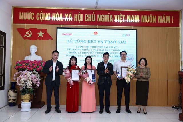 Giáo dục, truyền thông về phòng, chống tác hại của thuốc lá trong trường học- Ảnh 1. Giáo dục, truyền thông về phòng, chống tác hại của thuốc lá trong trường học- Ảnh 1.