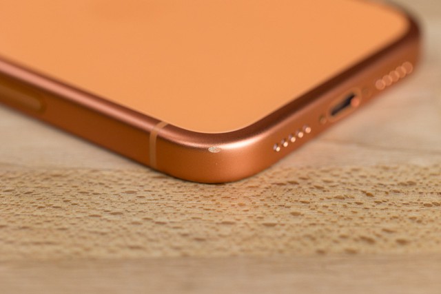 iPhone 17 Pro vừa ra mắt đã gặp tình trạng xước, móp vì vỏ nhôm mềm- Ảnh 3.