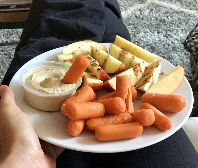 5 mẹo ít người biết khi ăn trái cây để hấp thụ tối đa dinh dưỡng, "chặn đường" vi khuẩn- Ảnh 2.