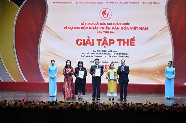 LỄ TRAO GIẢI BÁO CHÍ TOÀN QUỐC “VÌ SỰ NGHIỆP PHÁT TRIỂN VĂN HÓA VIỆT NAM” LẦN THỨ III - NĂM 2025- Ảnh 2. LỄ TRAO GIẢI BÁO CHÍ TOÀN QUỐC “VÌ SỰ NGHIỆP PHÁT TRIỂN VĂN HÓA VIỆT NAM” LẦN THỨ III - NĂM 2025- Ảnh 2.