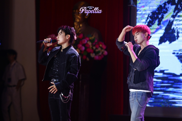 Bộ đôi “Tân Binh Toàn Năng” Swan Nguyễn và Long Hoàng khuấy động sân khấu Wings Up 2025: Papellia
- Ảnh 1. Bộ đôi “Tân Binh Toàn Năng” Swan Nguyễn và Long Hoàng khuấy động sân khấu Wings Up 2025: Papellia
- Ảnh 1.