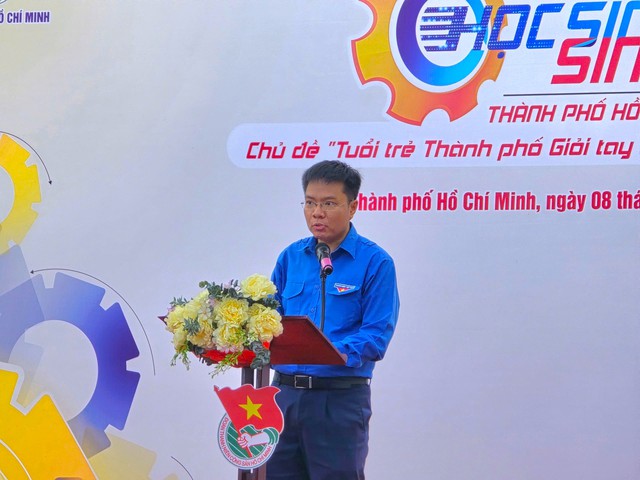 Đồng ch&iacute; Nguyễn Đăng Khoa - PBT Th&agrave;nh Đo&agrave;n ph&aacute;t biểu khai mạc Ng&agrave;y hội.