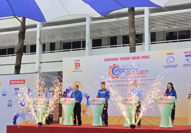 Nghi thức khai mạc Ng&agrave;y hội.