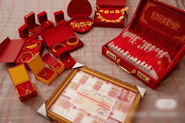 Thu nhập gần 150 triệu/th&aacute;ng vẫn kh&ocirc;ng đủ tiền cưới vợ, ch&uacute; rể "cầu cứu" khi nh&agrave; g&aacute;i đ&ograve;i 3,4 tỷ s&iacute;nh lễ- Ảnh 2.