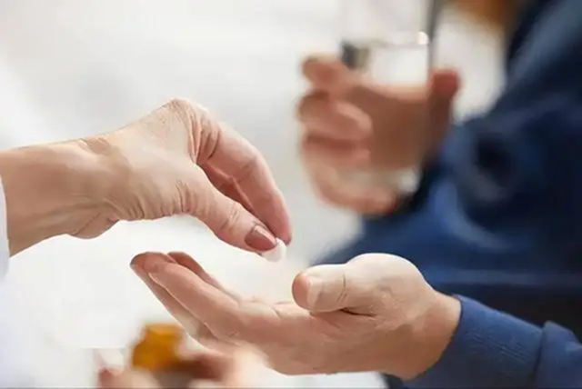 Ng&agrave;y c&agrave;ng nhiều người tử vong v&igrave; ung thư gan? B&aacute;c sĩ khuy&ecirc;n: Trời lạnh th&agrave; ngồi kh&ocirc;ng, c&ograve;n hơn l&agrave;m 5 việc n&agrave;y- Ảnh 2.