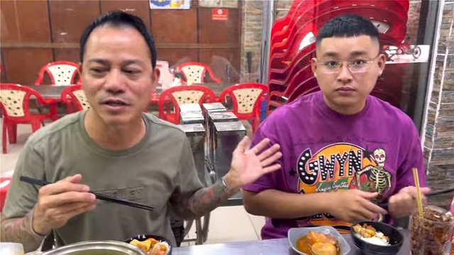 Con trai Chế Linh từ Mỹ về nước cưới chồng cho con gái, nhắc con rể 1 câu- Ảnh 2. Con trai Chế Linh từ Mỹ về nước cưới chồng cho con gái, nhắc con rể 1 câu- Ảnh 2.