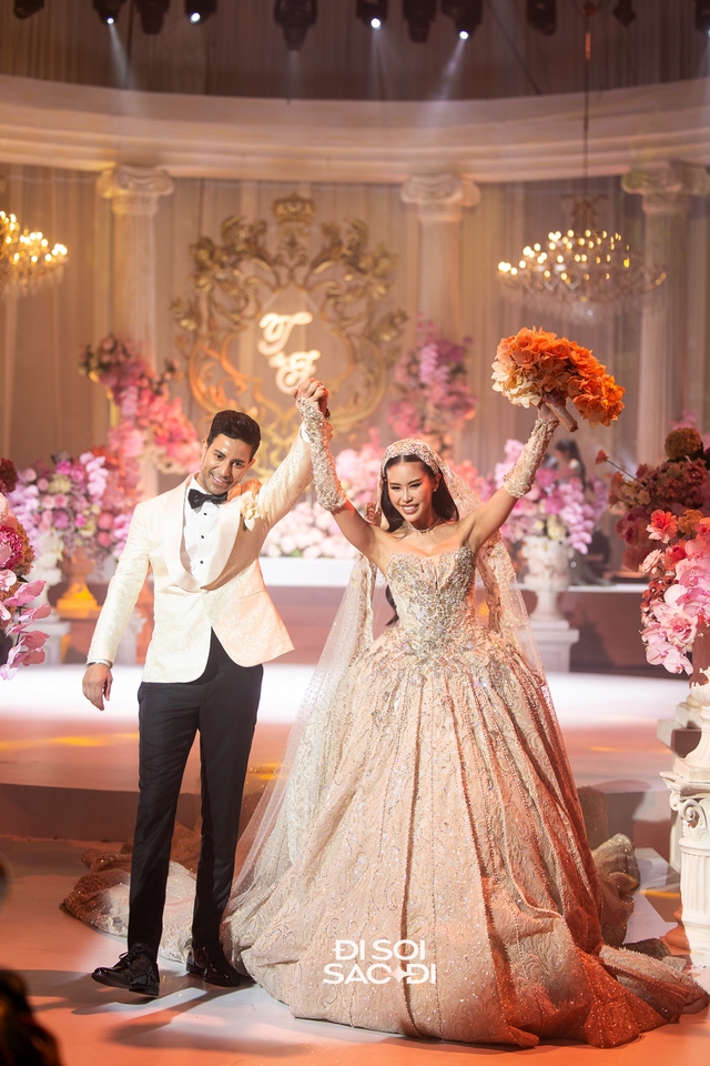 Hé lộ thông tin hiếm về đám cưới lần 2 của ái nữ nhà tỷ phú Johnathan Hạnh Nguyễn- Ảnh 2. Hé lộ thông tin hiếm về đám cưới lần 2 của ái nữ nhà tỷ phú Johnathan Hạnh Nguyễn- Ảnh 2.