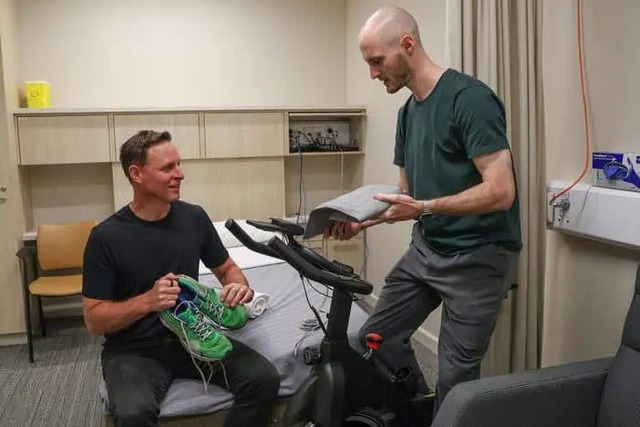 Các nhà khoa học cho rằng nếu phải lựa chọn giữa tập thể dục và ngủ, bạn nên chọn đi ngủ- Ảnh 1. Các nhà khoa học cho rằng nếu phải lựa chọn giữa tập thể dục và ngủ, bạn nên chọn đi ngủ- Ảnh 1.