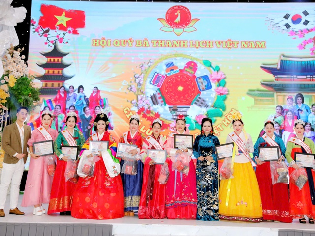 Sứ giả Kết nối Lê Lan Anh giành danh hiệu “Quán quân Đại sứ Hanbok – Nữ hoàng Quyền uy”- Ảnh 1. Sứ giả Kết nối Lê Lan Anh giành danh hiệu “Quán quân Đại sứ Hanbok – Nữ hoàng Quyền uy”- Ảnh 1.