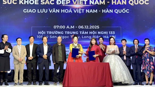 Sứ giả Kết nối Lê Lan Anh giành danh hiệu “Quán quân Đại sứ Hanbok – Nữ hoàng Quyền uy”- Ảnh 6. Sứ giả Kết nối Lê Lan Anh giành danh hiệu “Quán quân Đại sứ Hanbok – Nữ hoàng Quyền uy”- Ảnh 6.