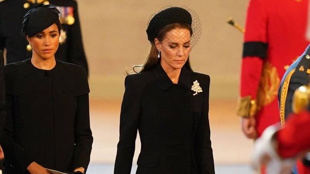 Kate Middleton sắp x&acirc;y dựng "đế chế" kinh doanh: Từ Vương hậu tương lai đến "nữ ho&agrave;ng" nội thất, Meghan Markle coi chừng bị vượt mặt!- Ảnh 5.