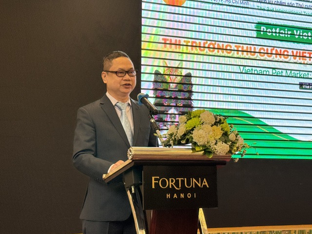 Ông Nguyễn Bá Vinh - Giám đốc Công ty TNHH Dịch vụ Quảng cáo và Triển lãm Minh Vi phát biểu khai mạc Chương trình.